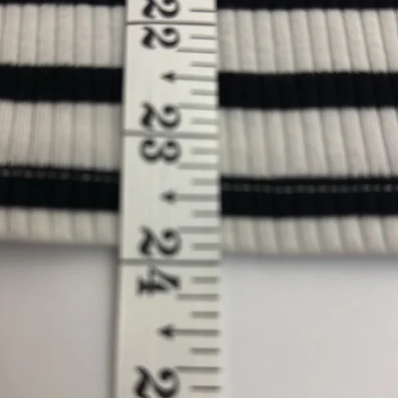 GAP Women’s Bundle (2) of Tank Tops - 
(1) Black/White and (1) Blue Size XL - Picture 5 of 13